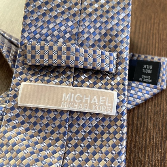 Michael Michael Kors Shiny Tie - Picture 2 of 4